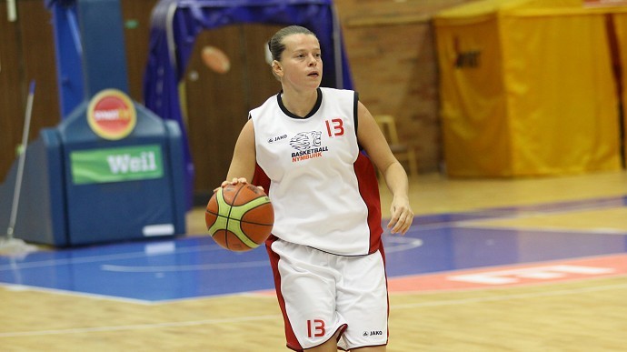 Alena HUŇKOVÁ